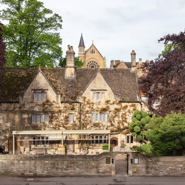 0018 - 2014 - Old Parsonage Hotel - Oxford - High Res - Facade Dalight Historic - Web Hero