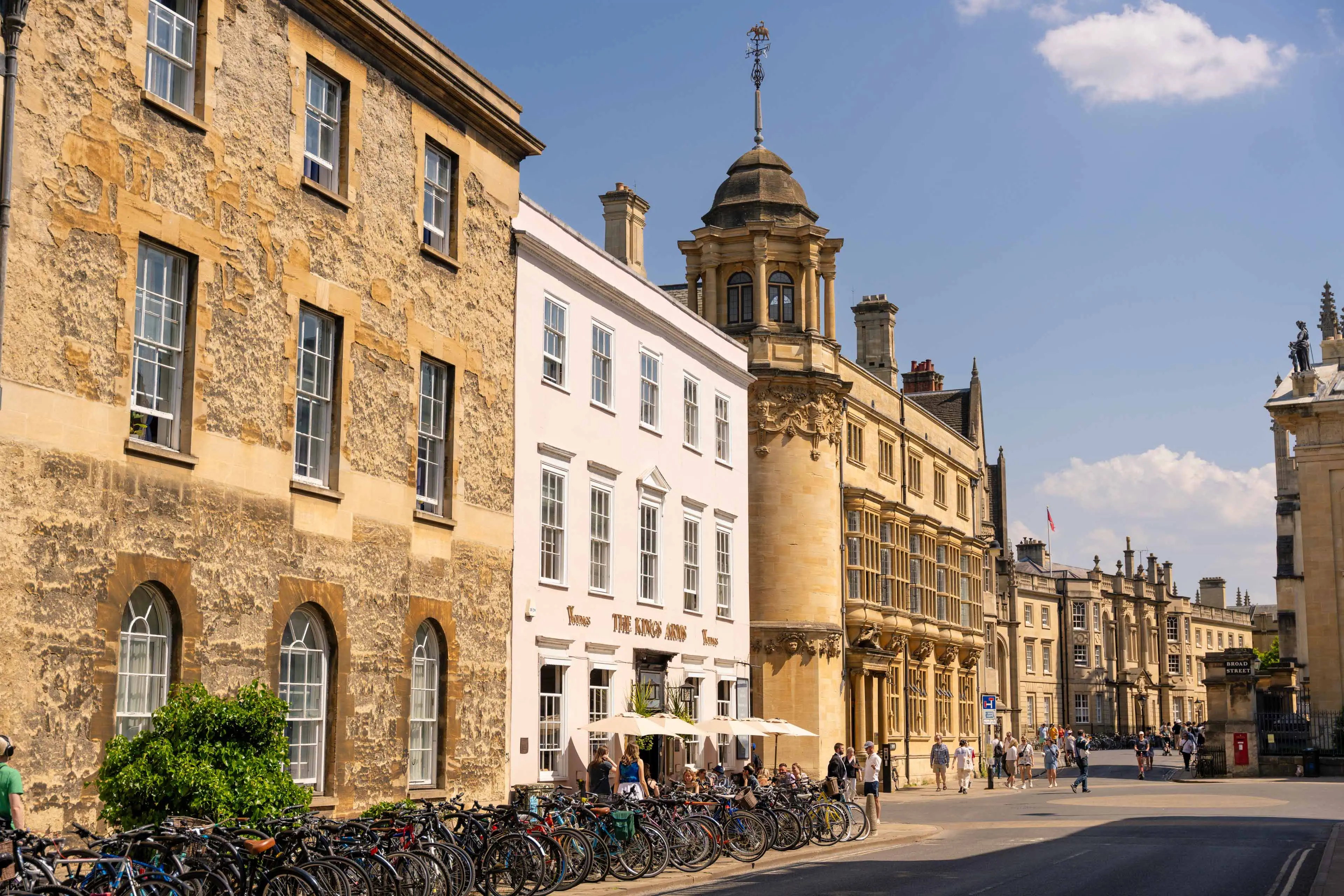 A7R05079 - 2023 - Broad Street - Oxford - High Res - Summer City Centre - Web Hero