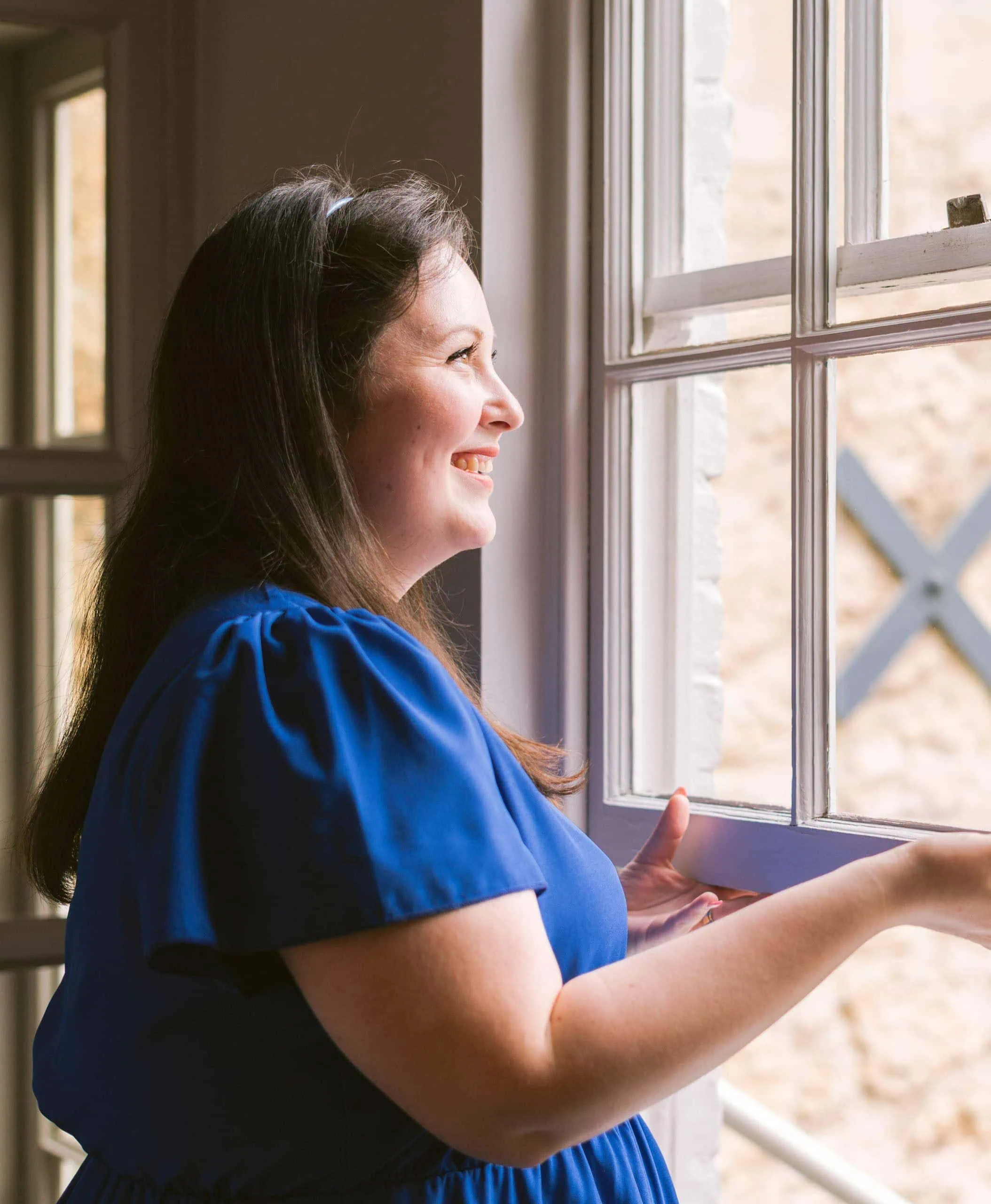 0016-2022-Old-Parsonage-Hotel-Oxford-High-Res-Ramona-Deputy-Housekeeper-Window-Web-Hero-aspect-ratio-2108-2560