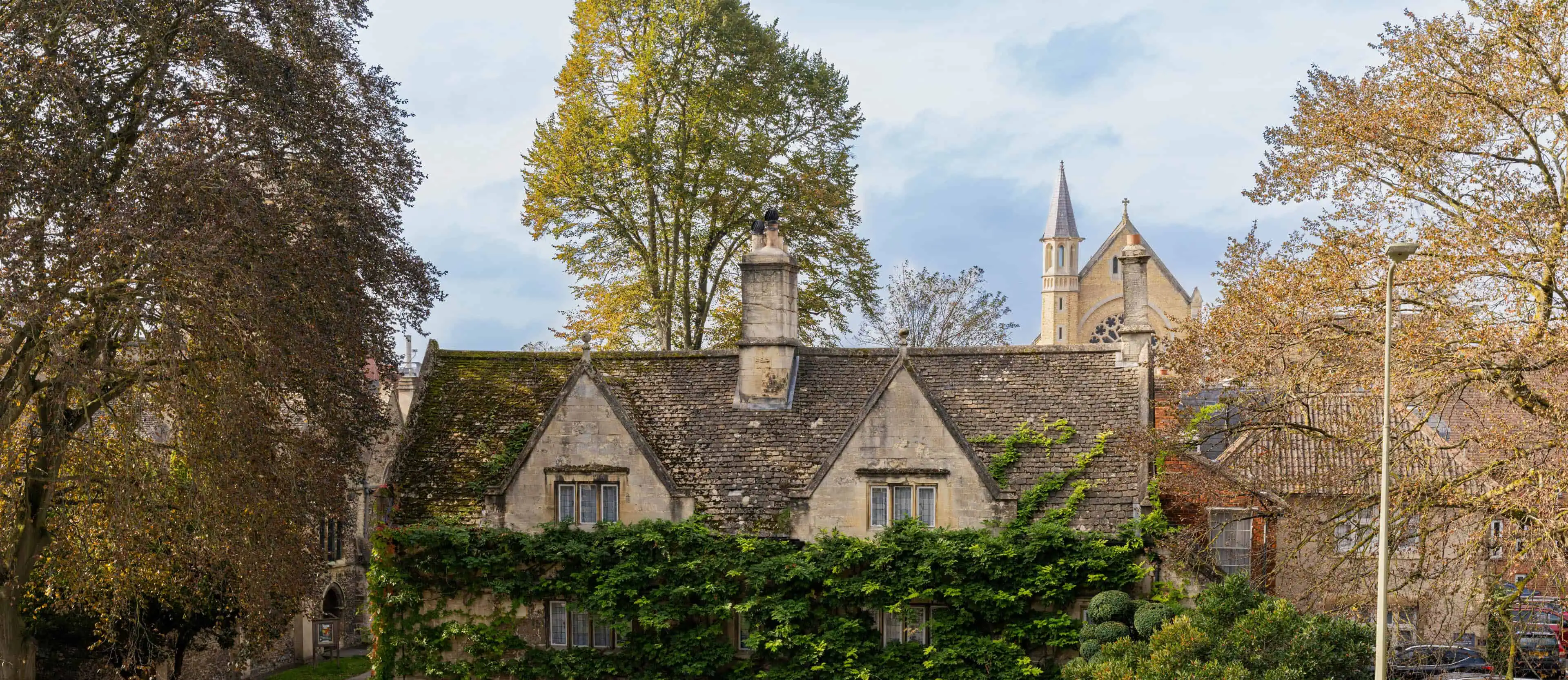 A7R01133-2023-Old-Parsonage-Hotel-Oxford-High-Res-Autumn-Facade-17th-Century-Building-Web-Hero-aspect-ratio-3840-1665